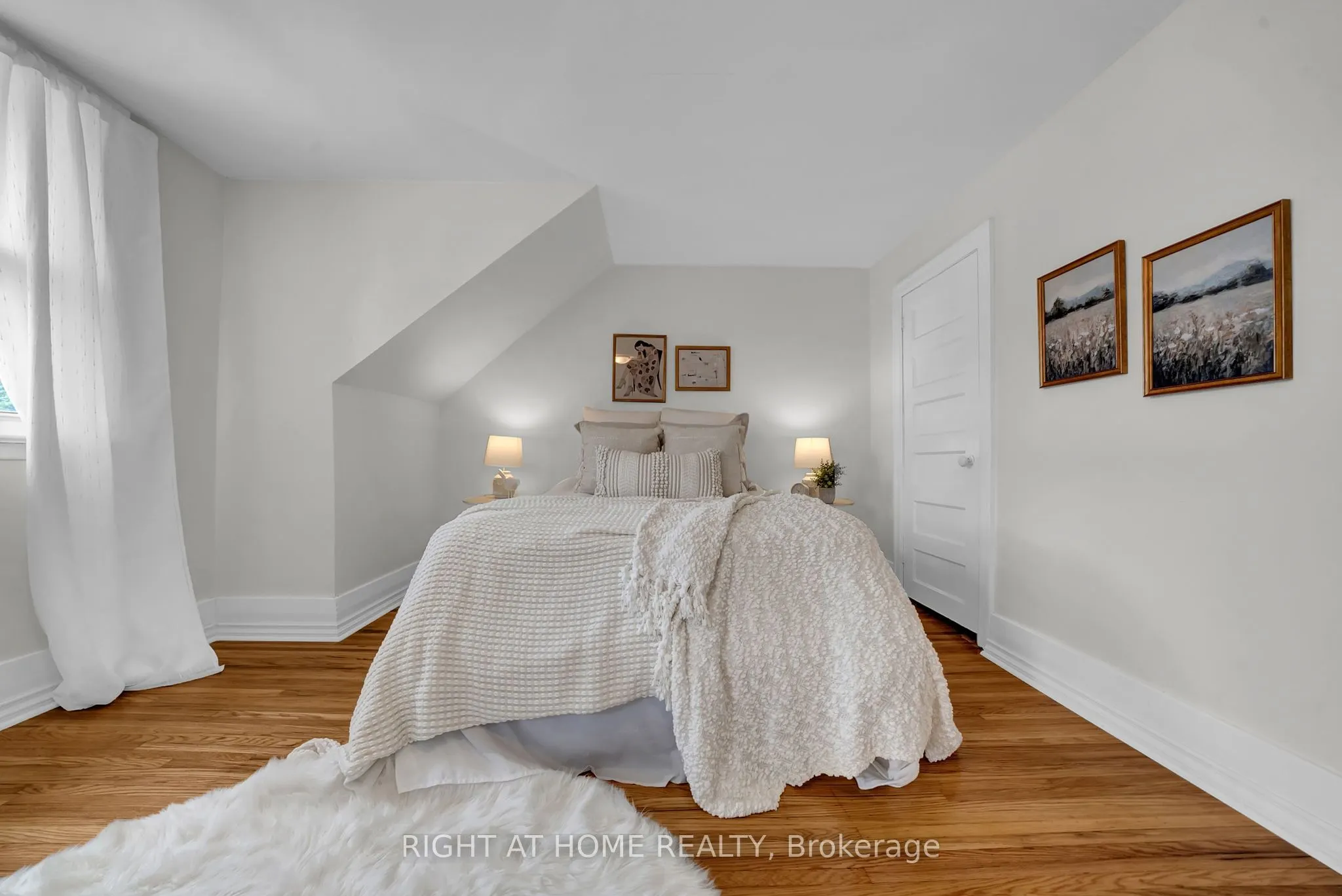 84 Oshawa Boulevard N