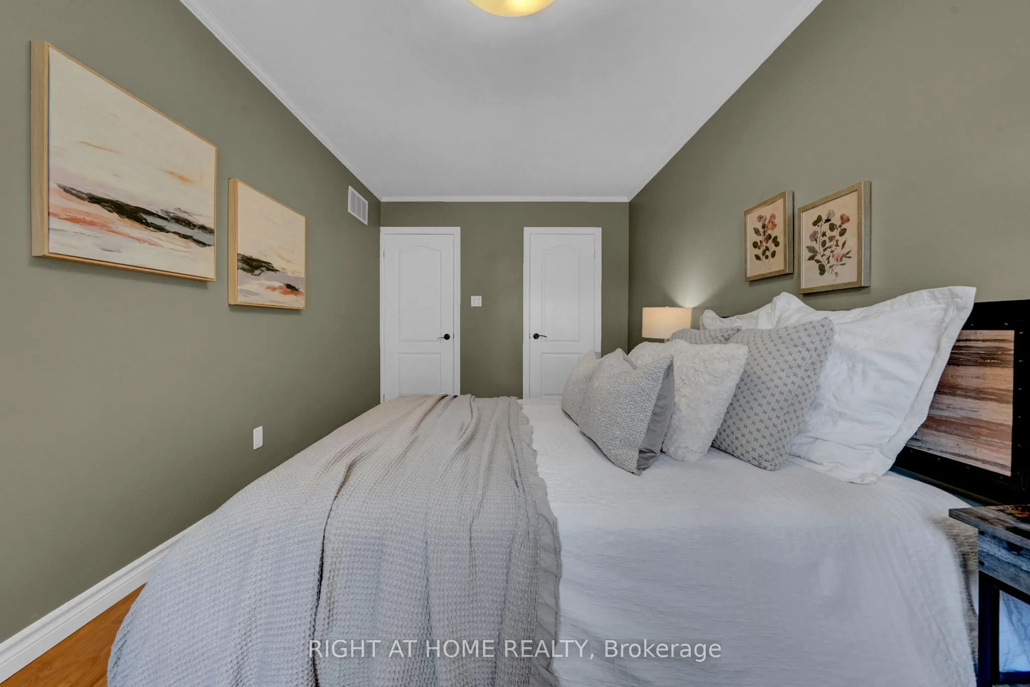 1194 Northgate Crescent