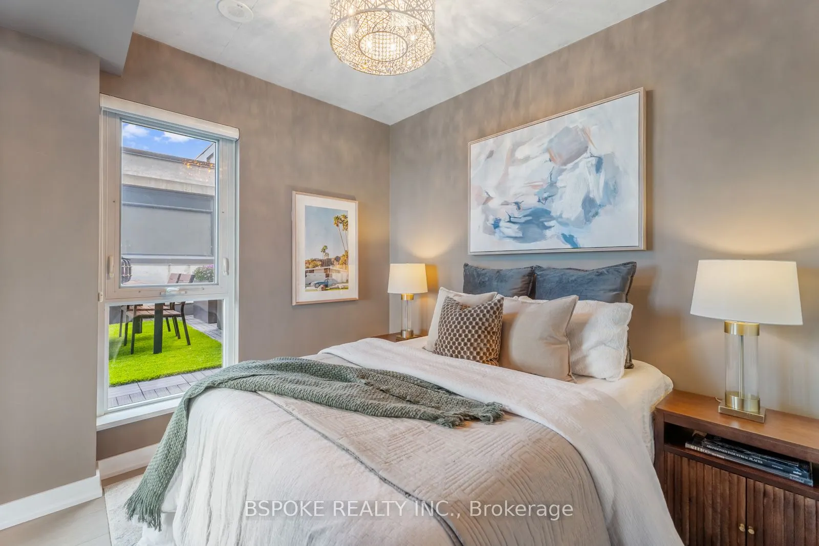 1190 Dundas Street E, #805