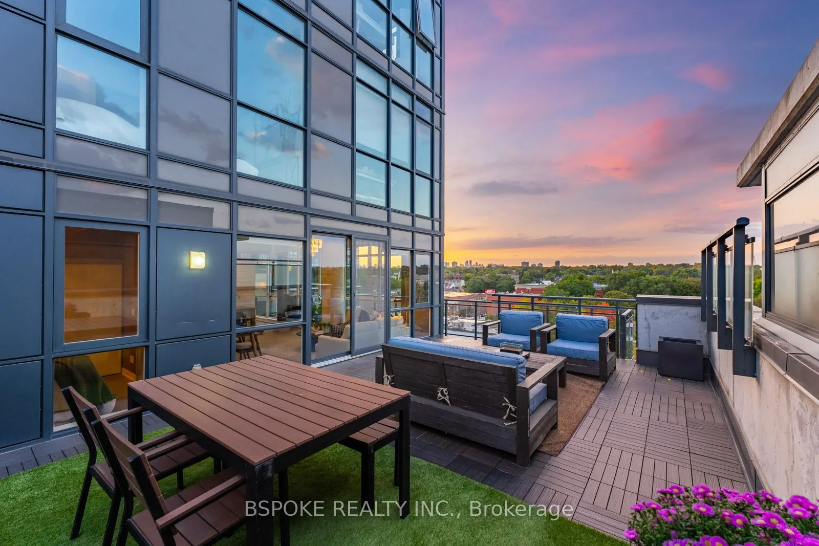 1190 Dundas Street E, #805