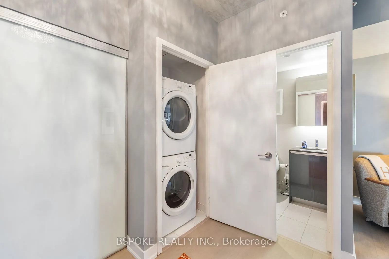 1190 Dundas Street E, #805