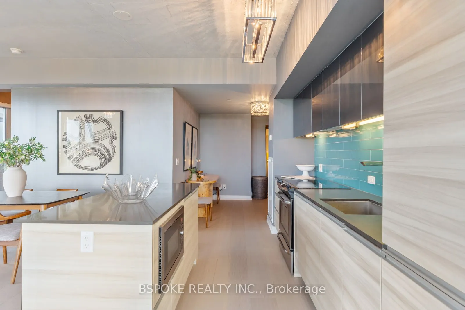1190 Dundas Street E, #805