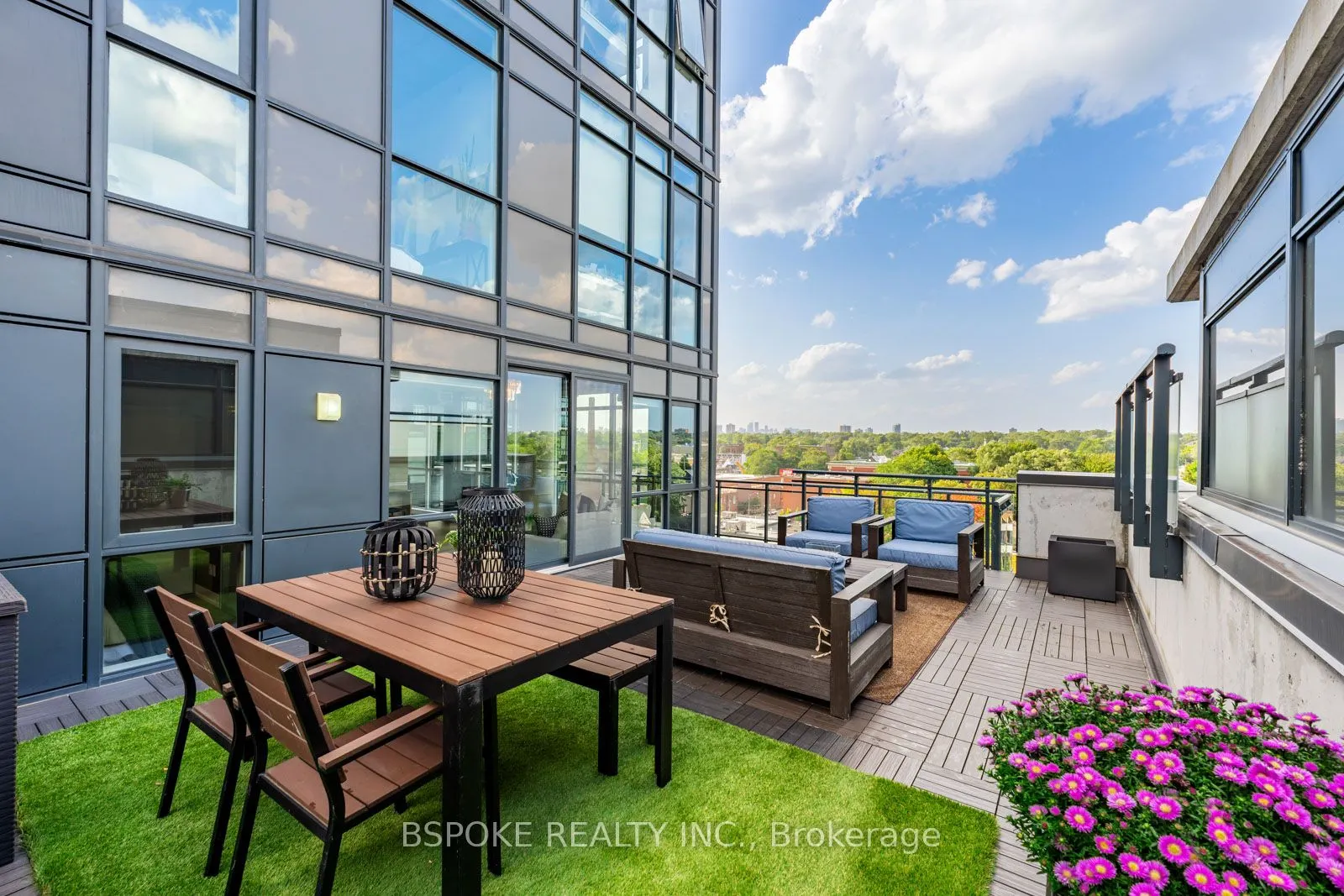 1190 Dundas Street E, #805