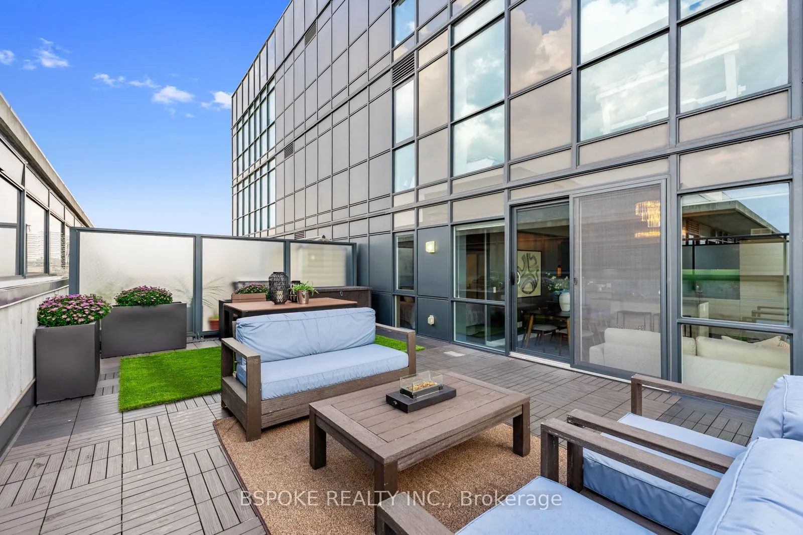 1190 Dundas Street E, #805