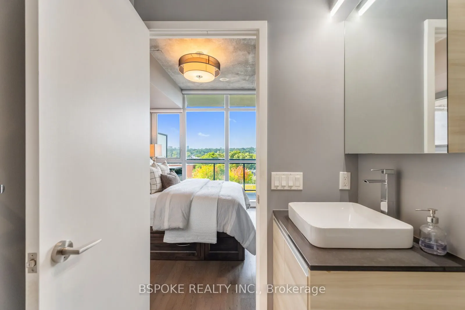 1190 Dundas Street E, #805