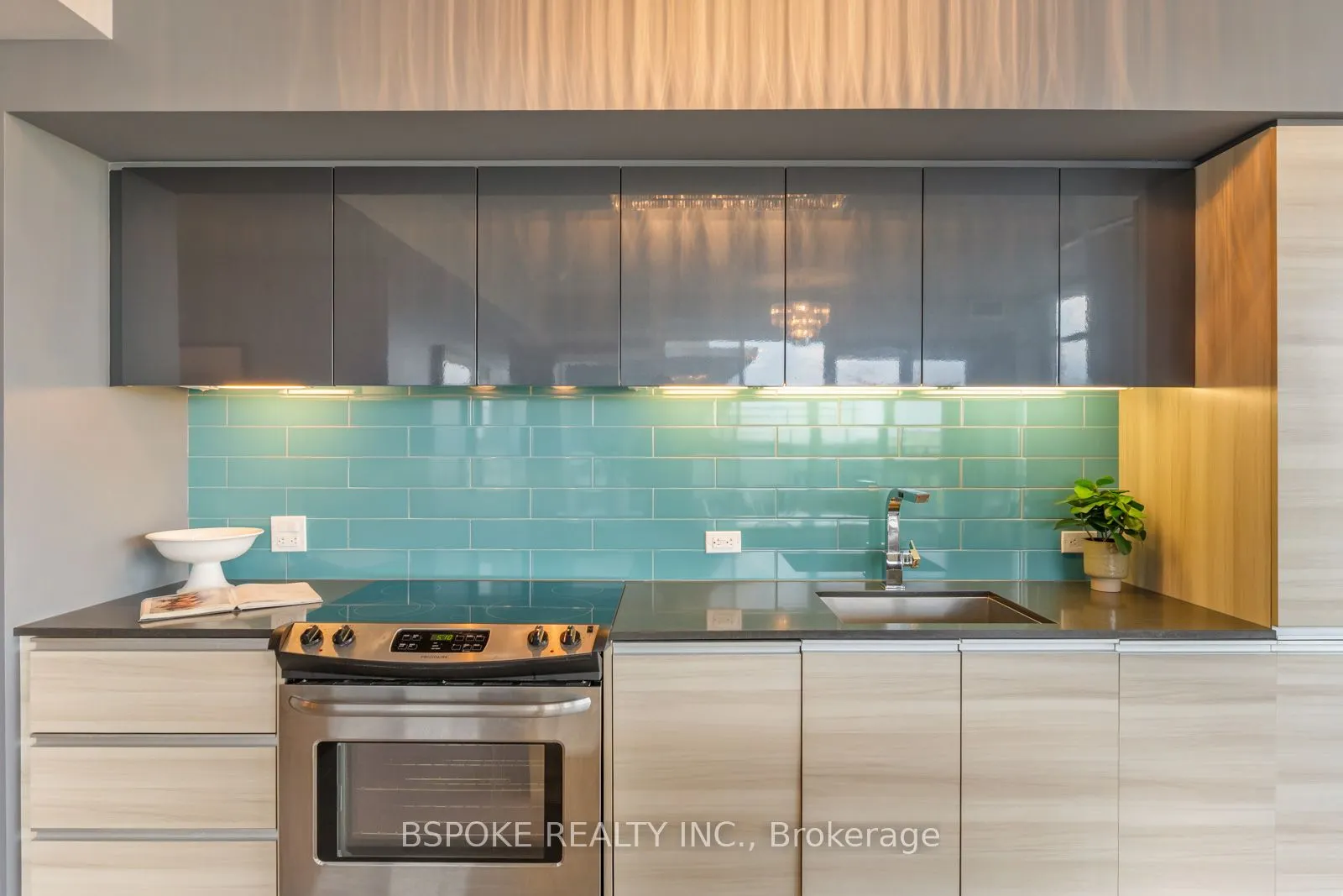 1190 Dundas Street E, #805