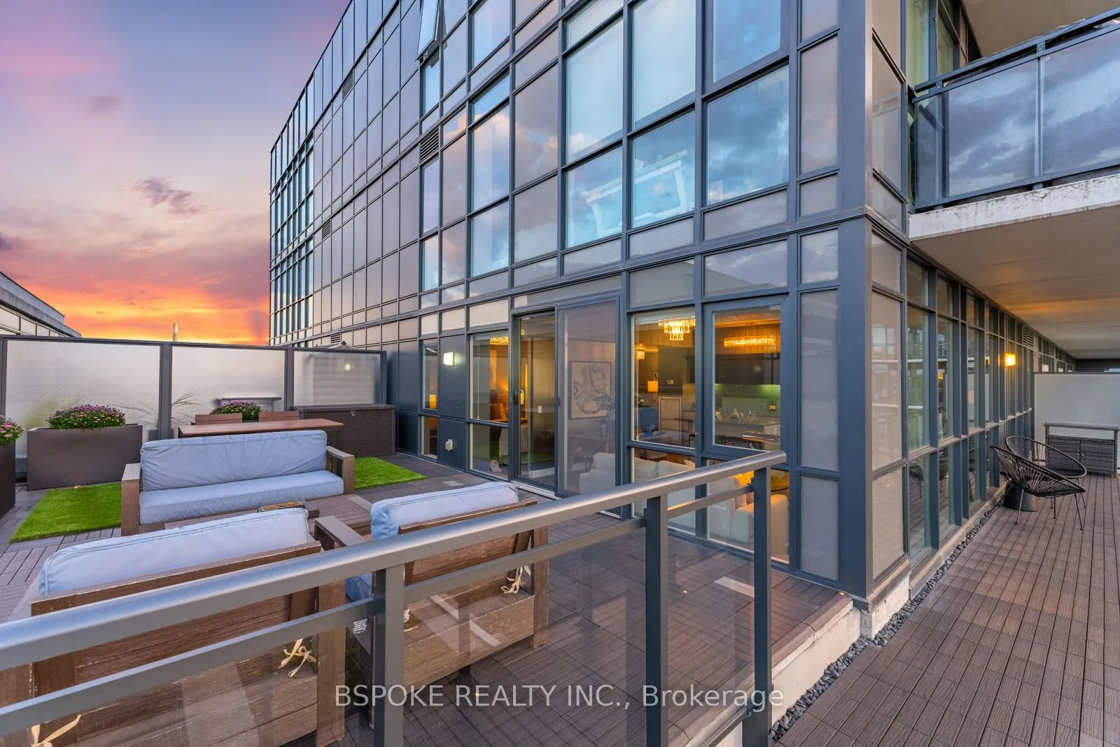 1190 Dundas Street E, #805