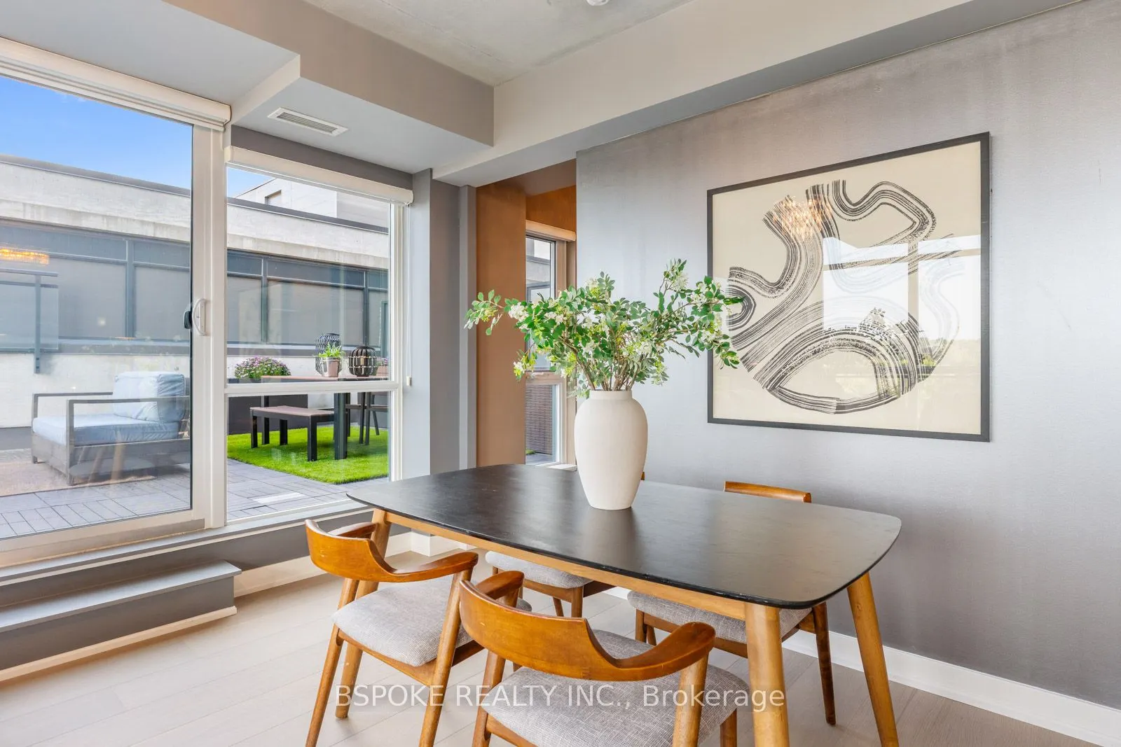 1190 Dundas Street E, #805