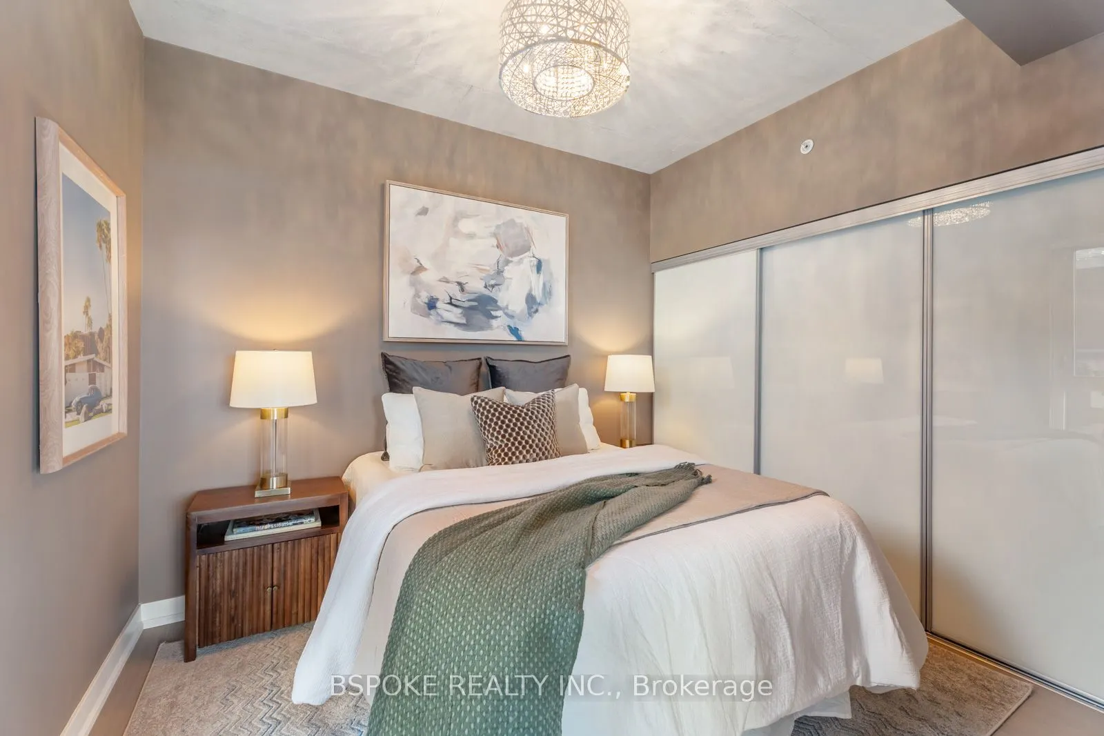 1190 Dundas Street E, #805