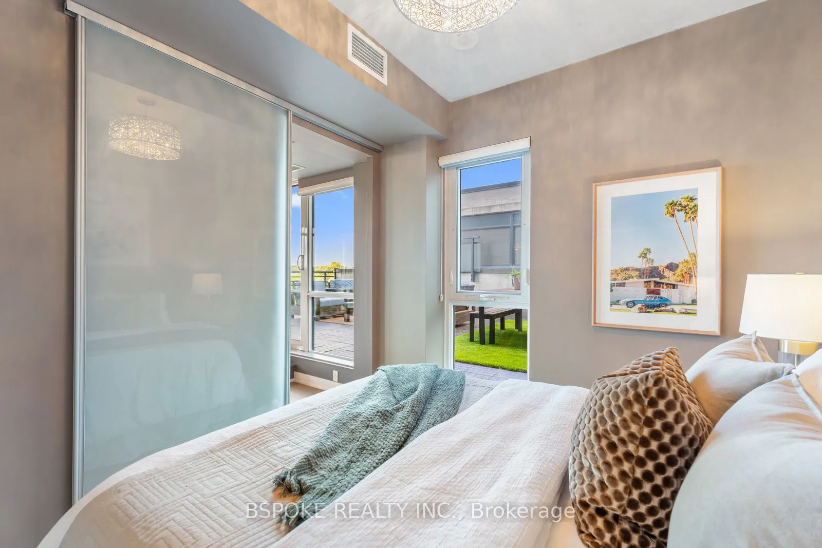 1190 Dundas Street E, #805