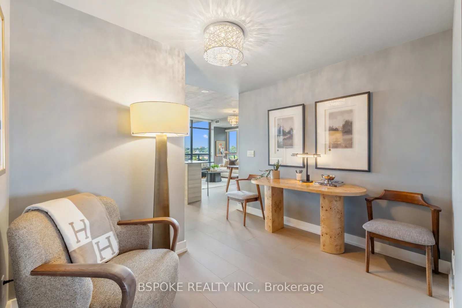 1190 Dundas Street E, #805