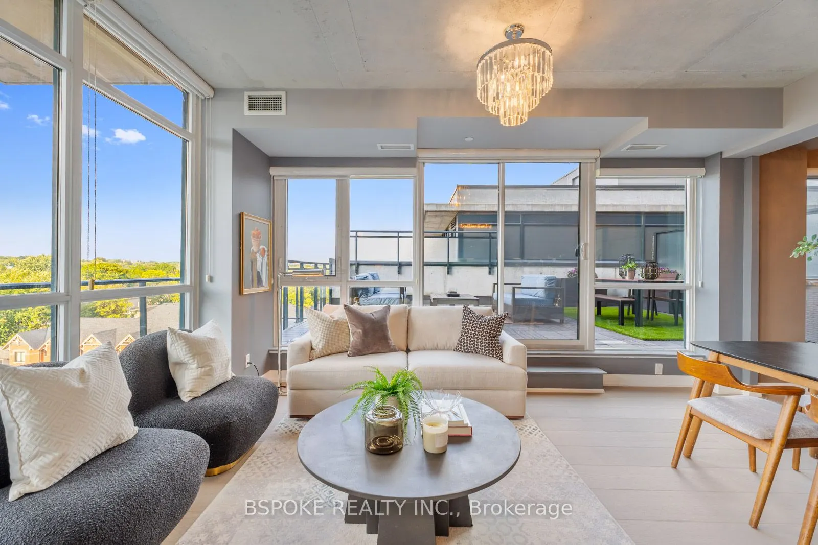 1190 Dundas Street E, #805