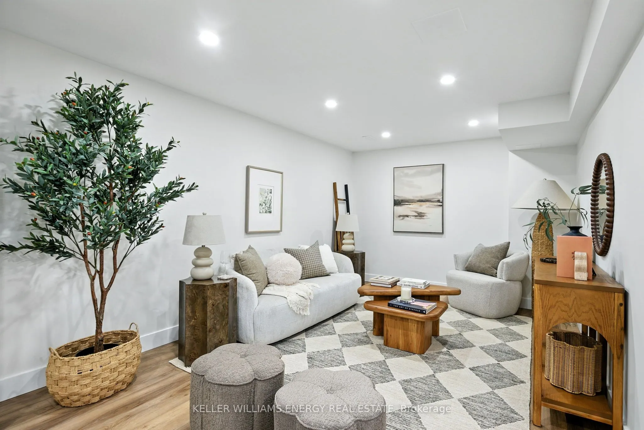9 Glen Ray Court