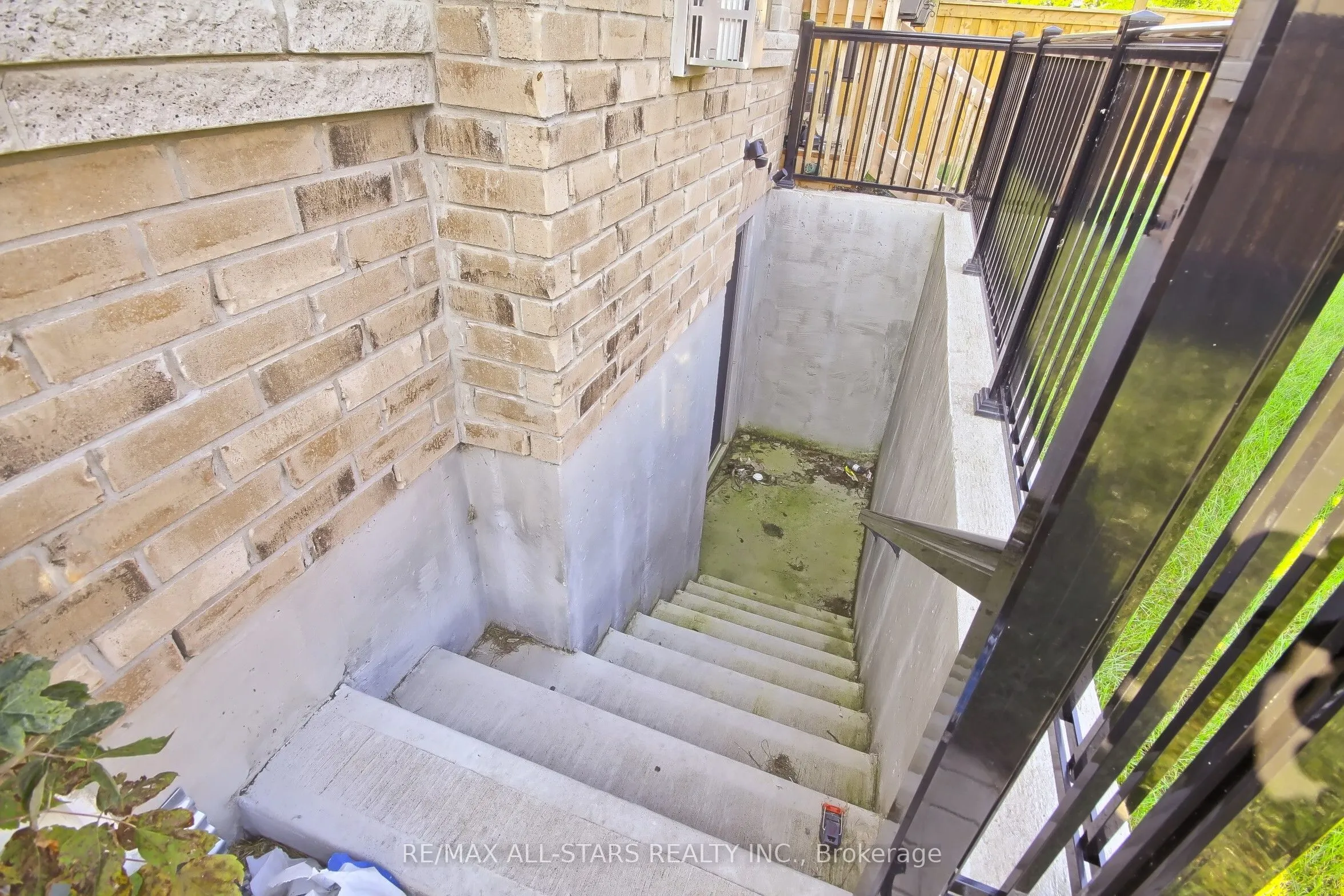 18 Pennine Drive