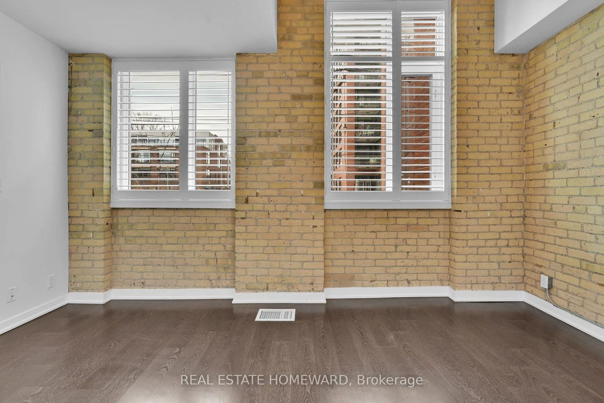 201 Carlaw Avenue, #128