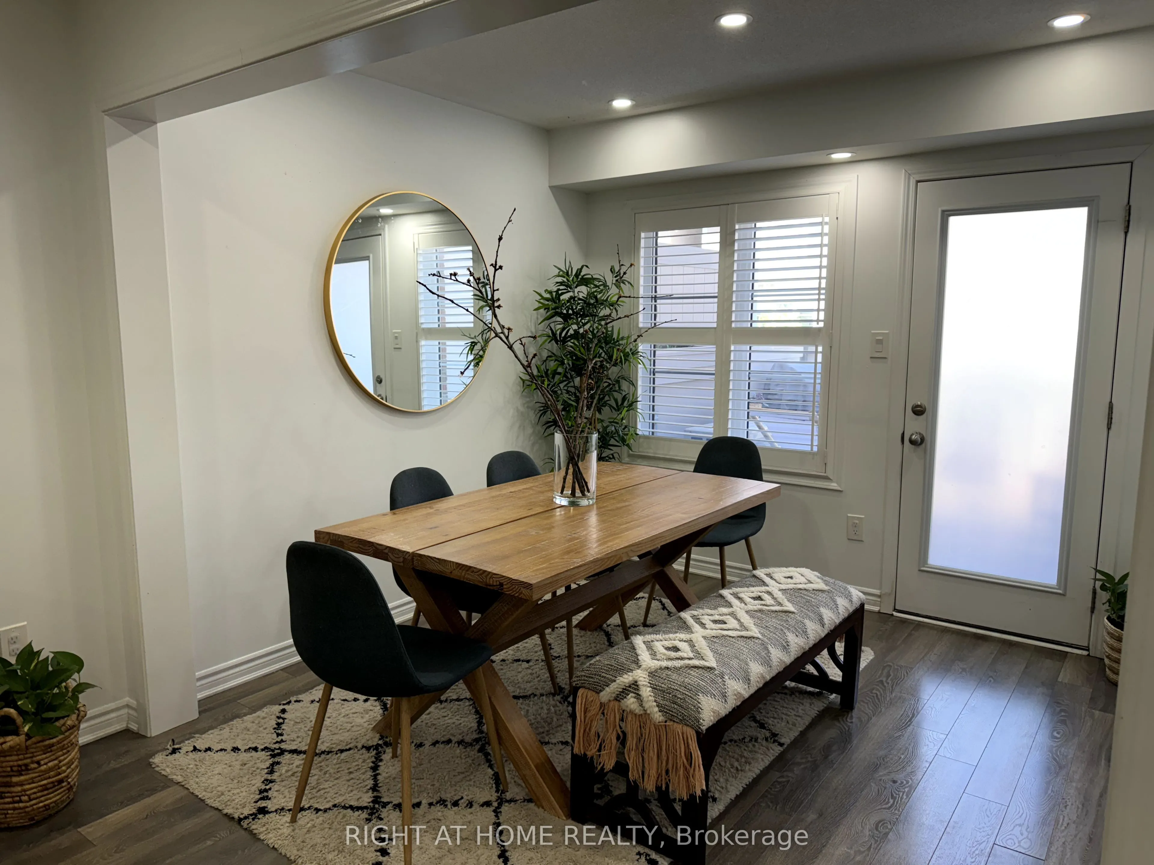 72 Ayers Crescent