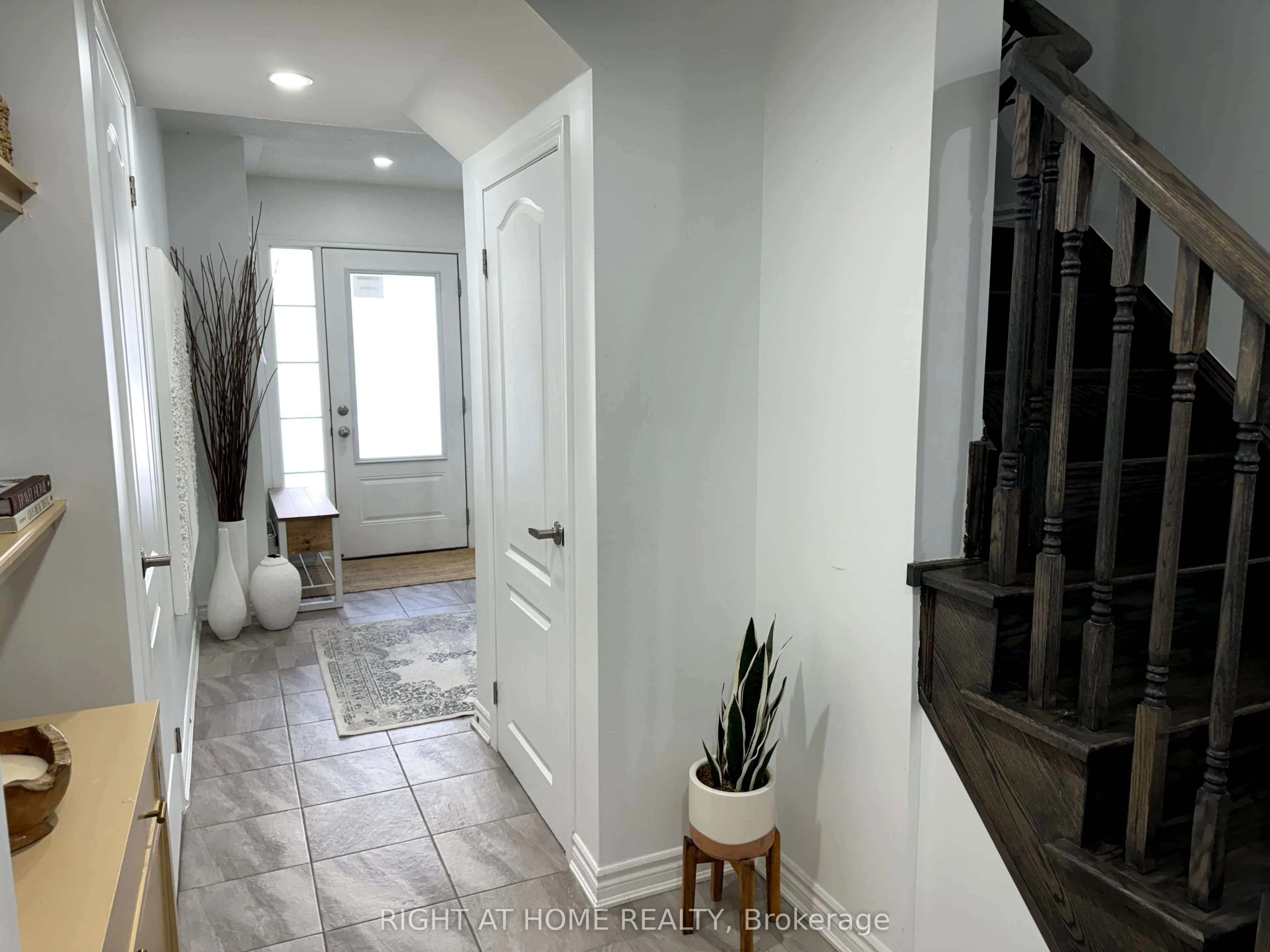 72 Ayers Crescent