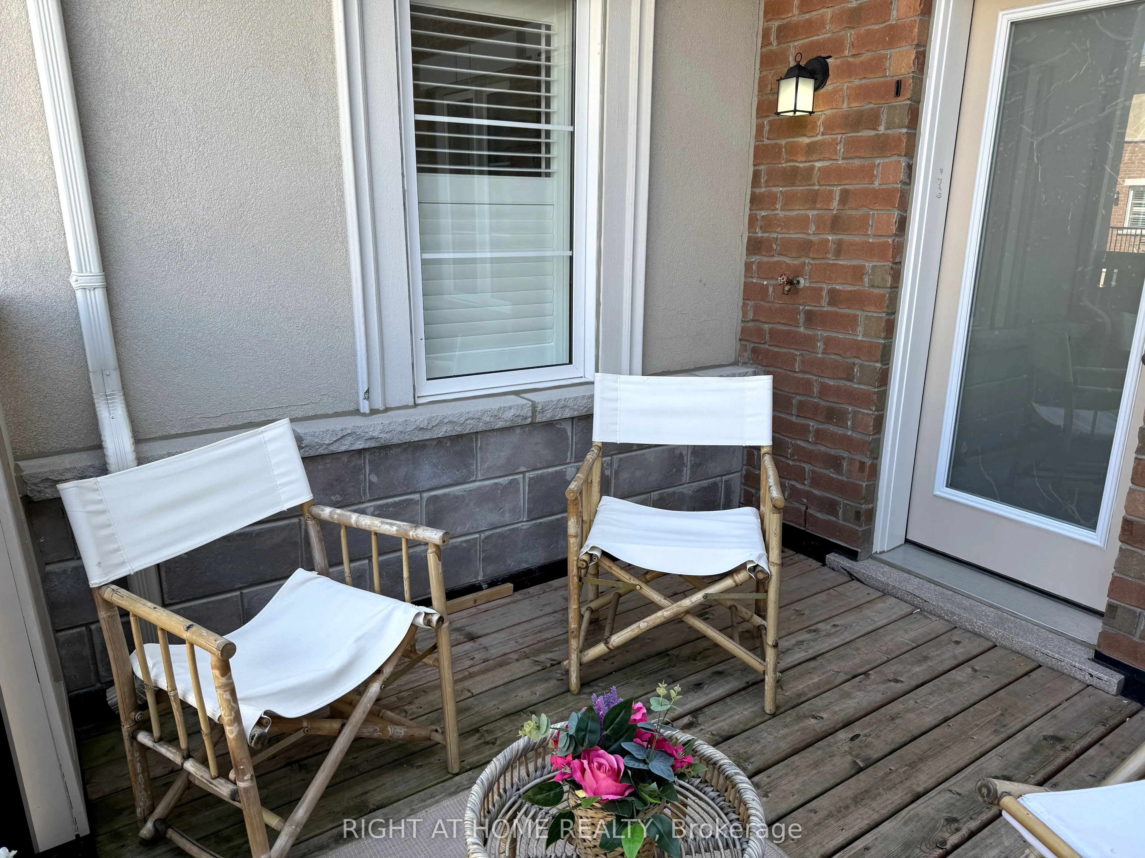 72 Ayers Crescent