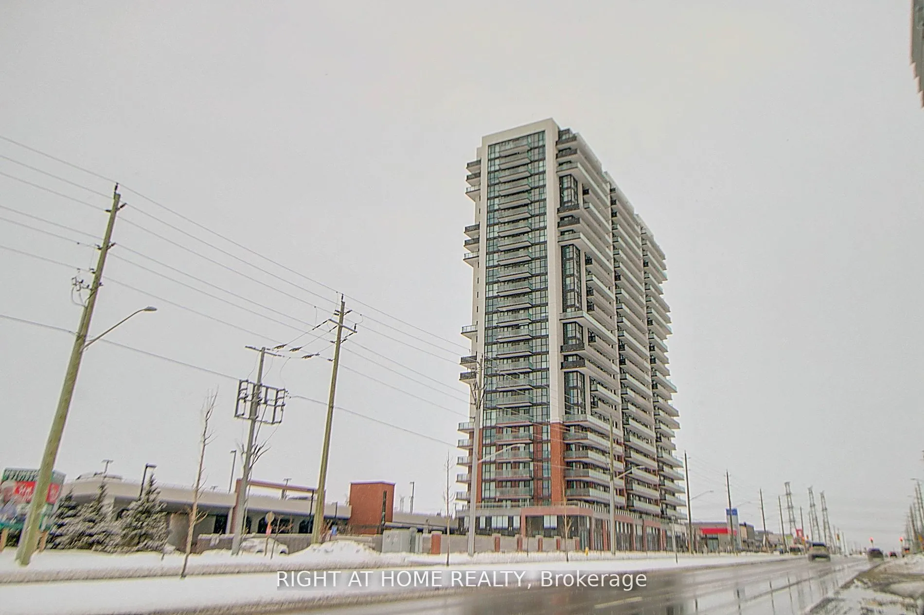 2550 Simcoe Street N, #7