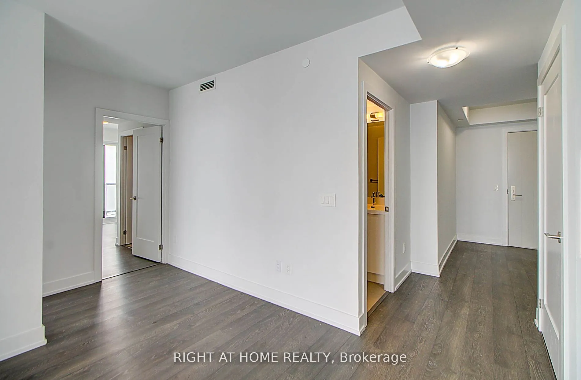 2550 Simcoe Street N, #7
