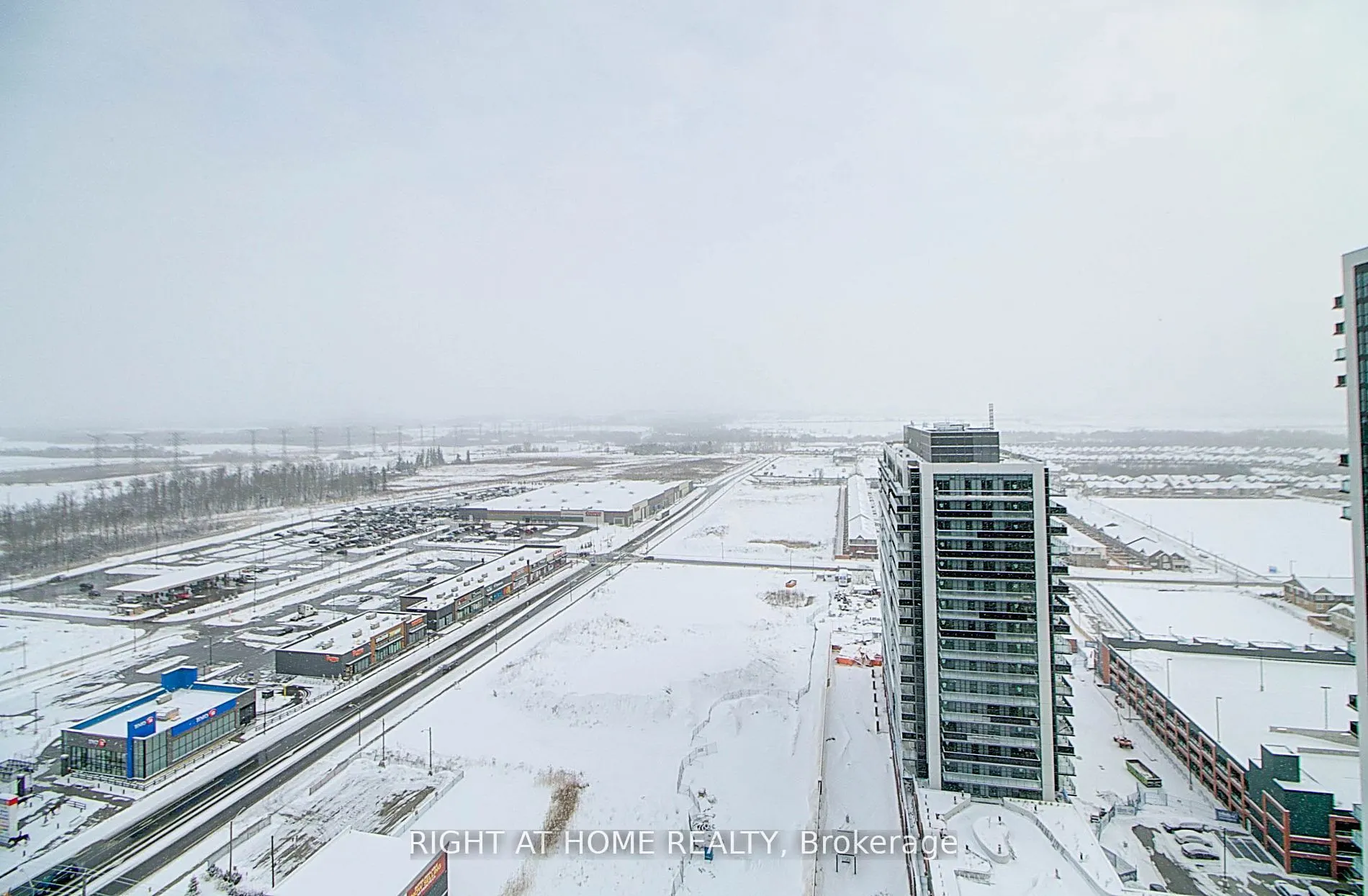2550 Simcoe Street N, #7
