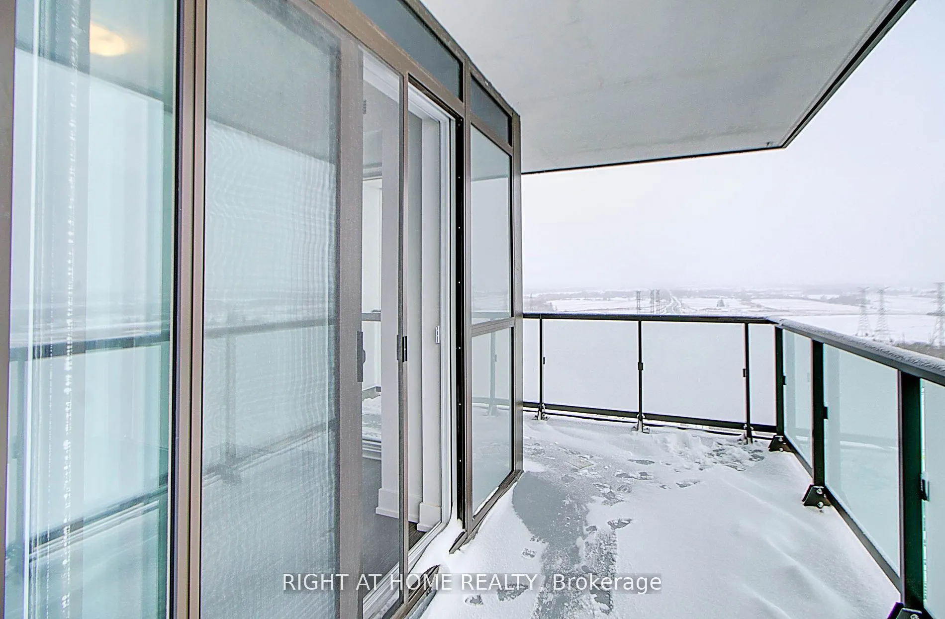 2550 Simcoe Street N, #7