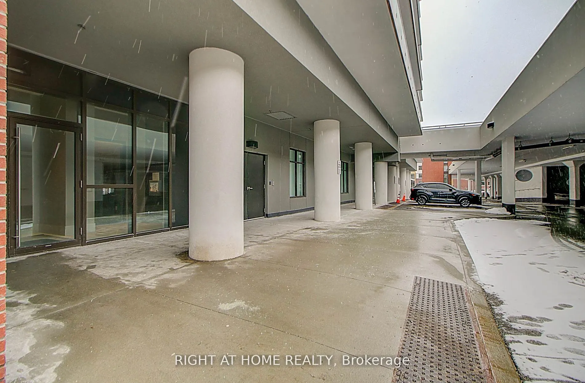 2550 Simcoe Street N, #7