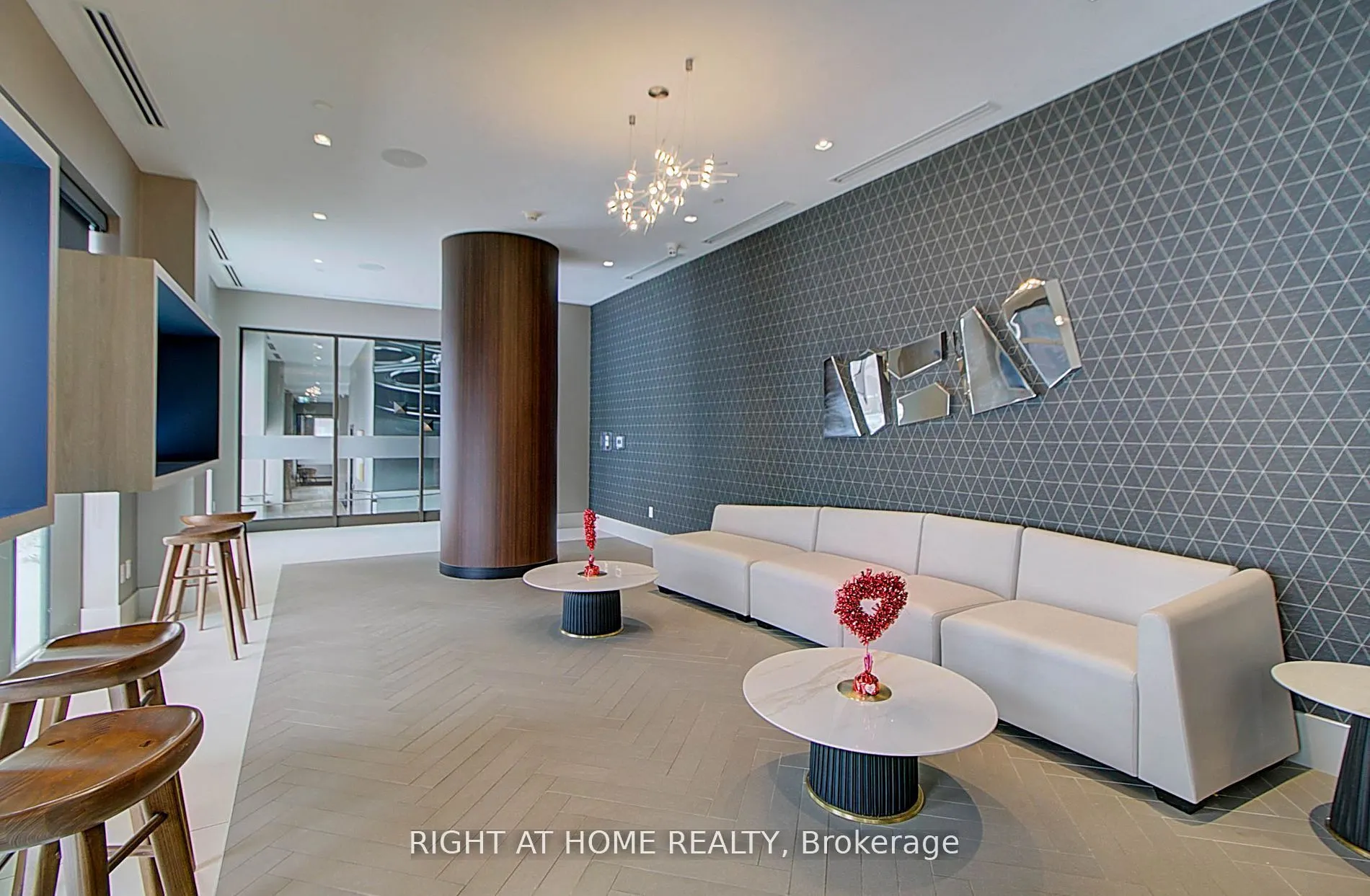 2550 Simcoe Street N, #7