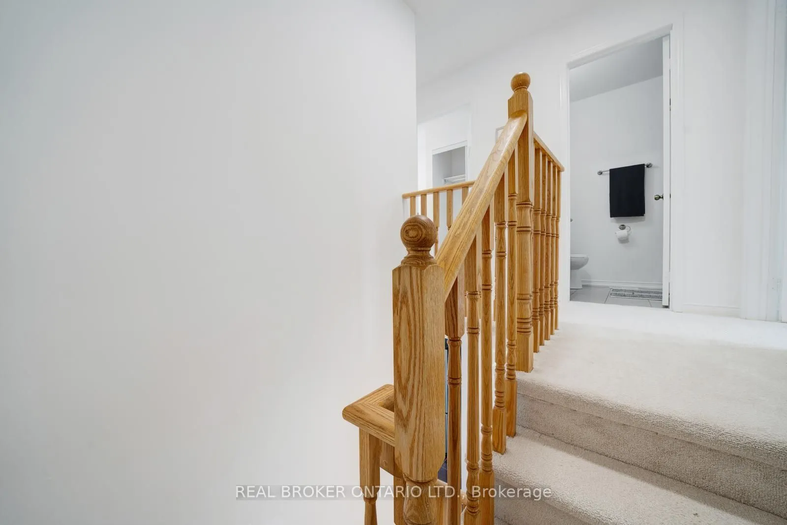 505 Rossland Road E