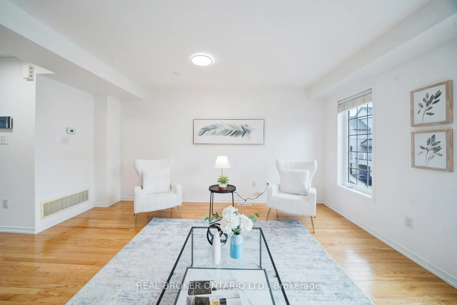 505 Rossland Road E