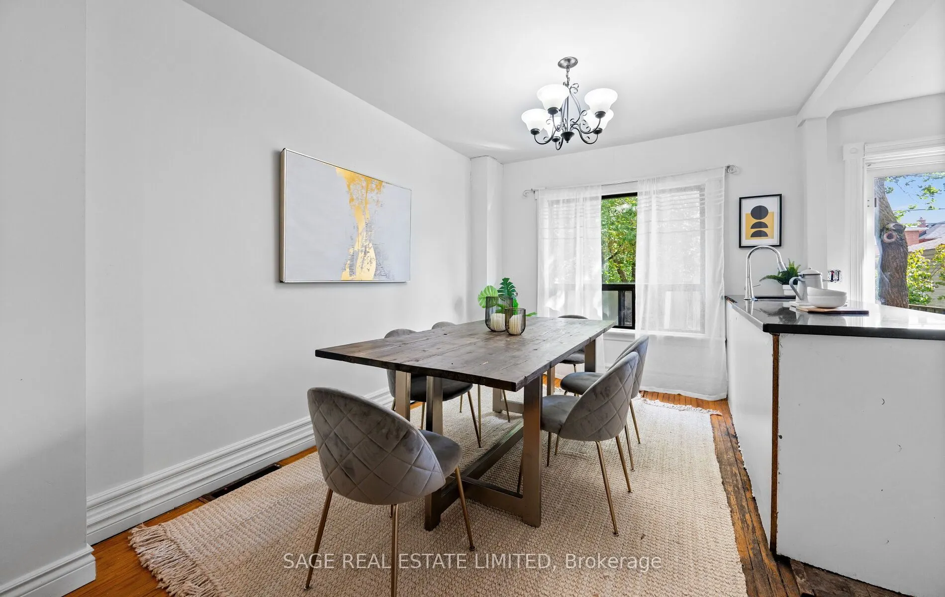 33 Avonlea Boulevard