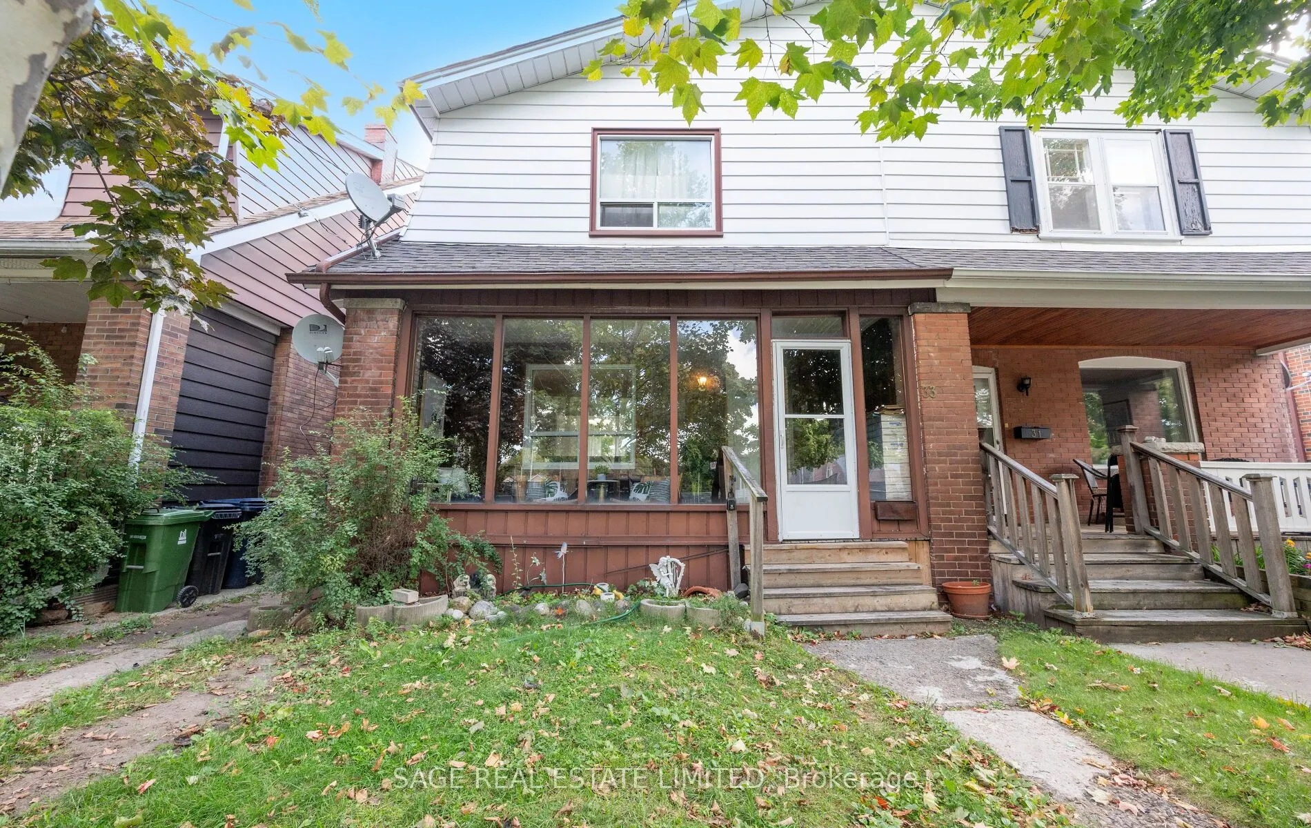 33 Avonlea Boulevard