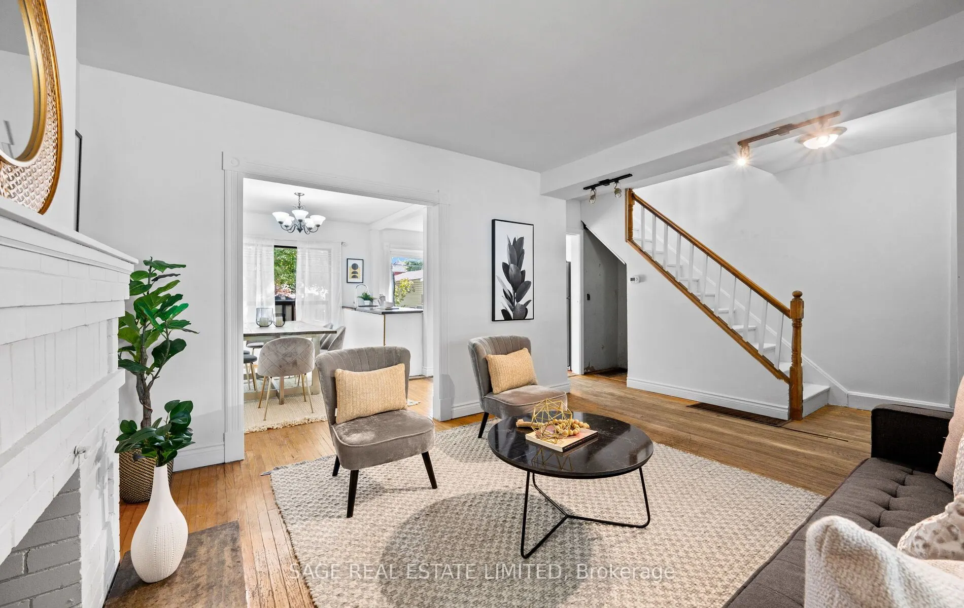 33 Avonlea Boulevard