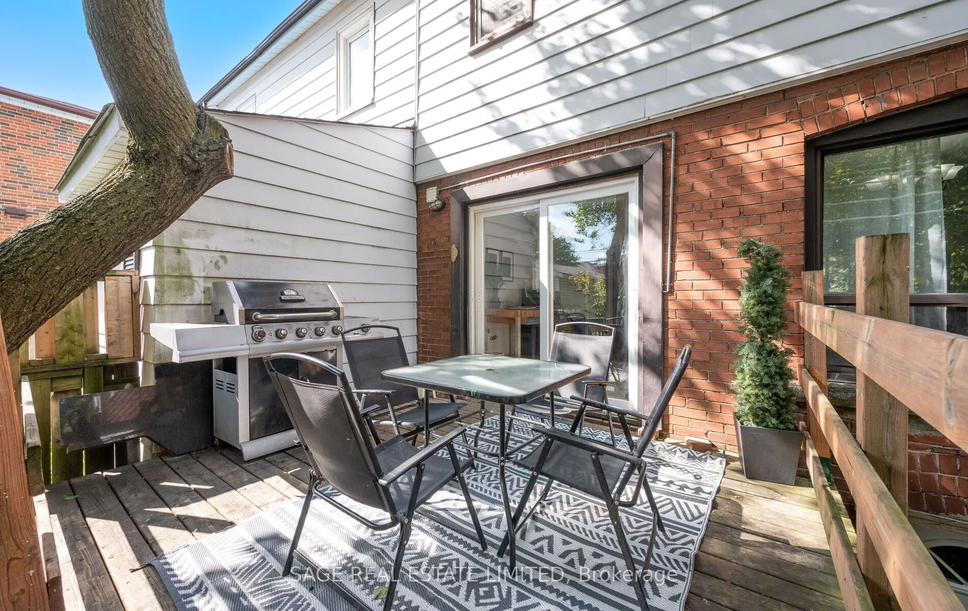 33 Avonlea Boulevard