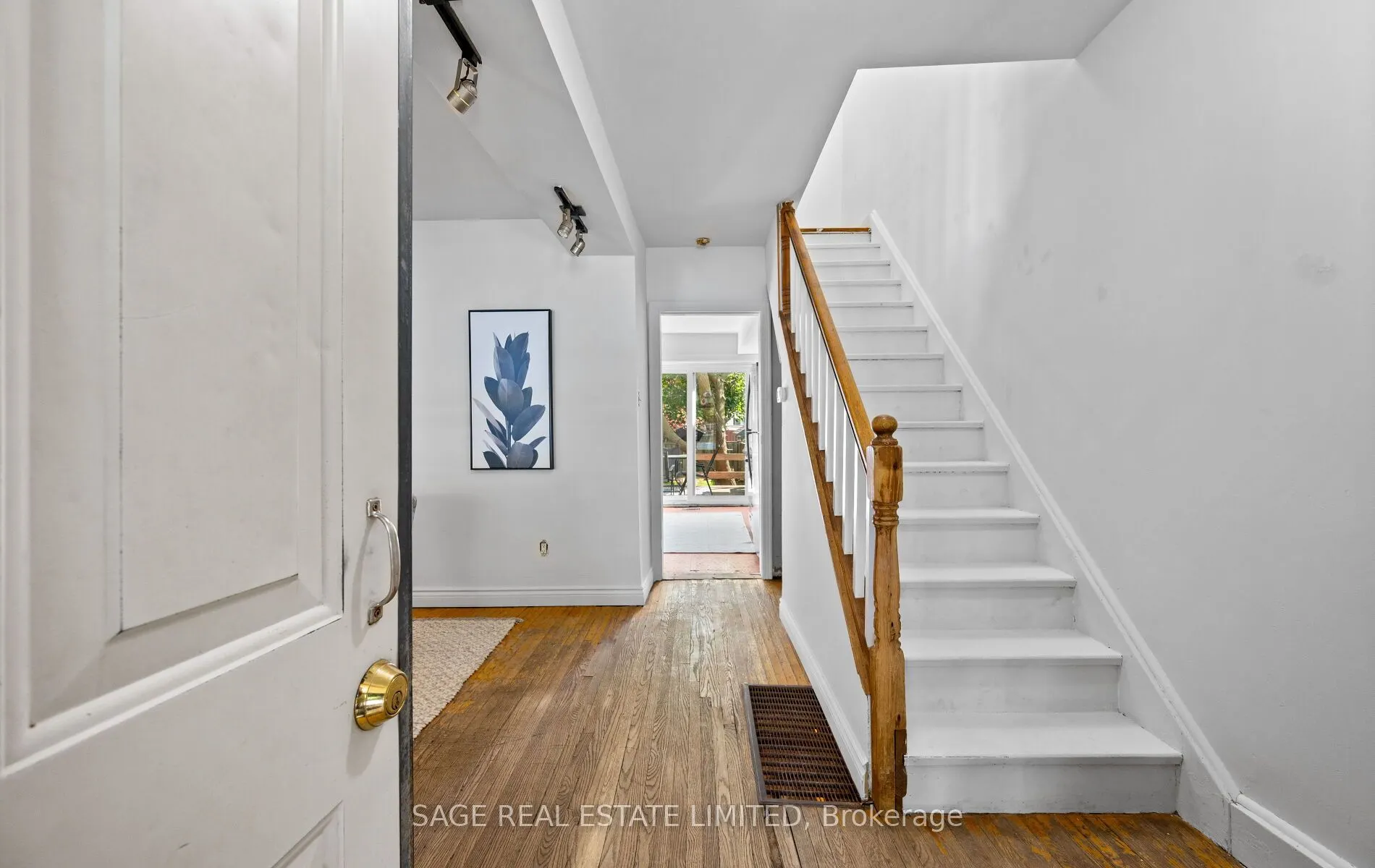 33 Avonlea Boulevard
