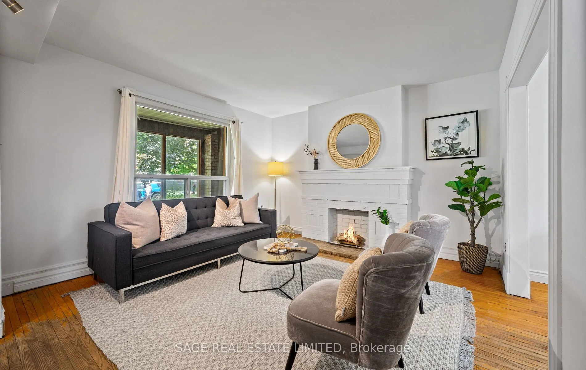 33 Avonlea Boulevard