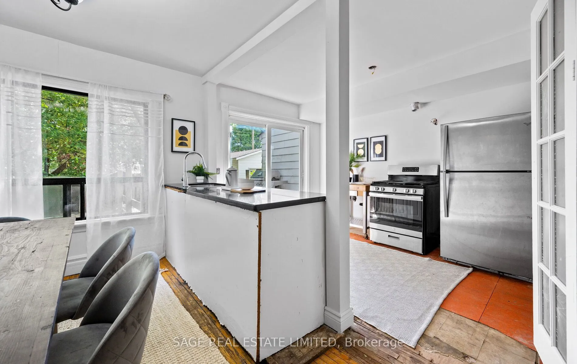 33 Avonlea Boulevard