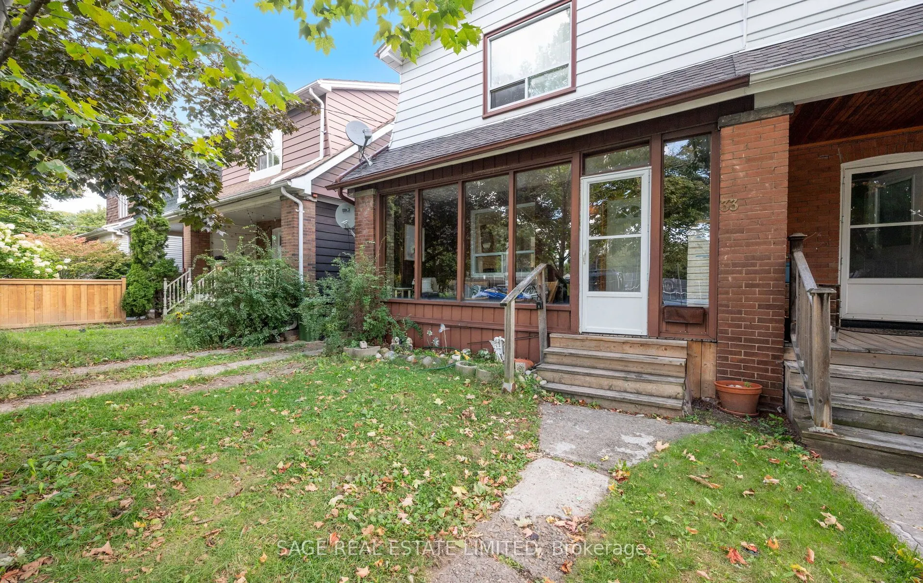 33 Avonlea Boulevard