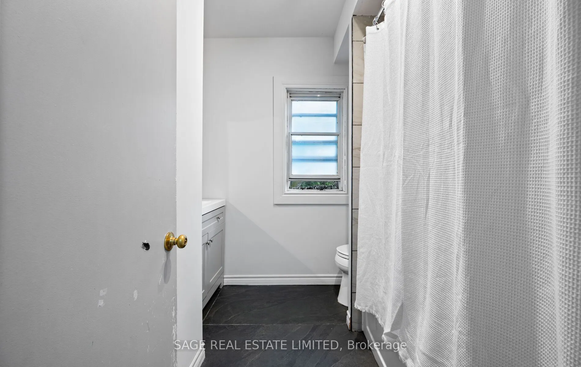 33 Avonlea Boulevard