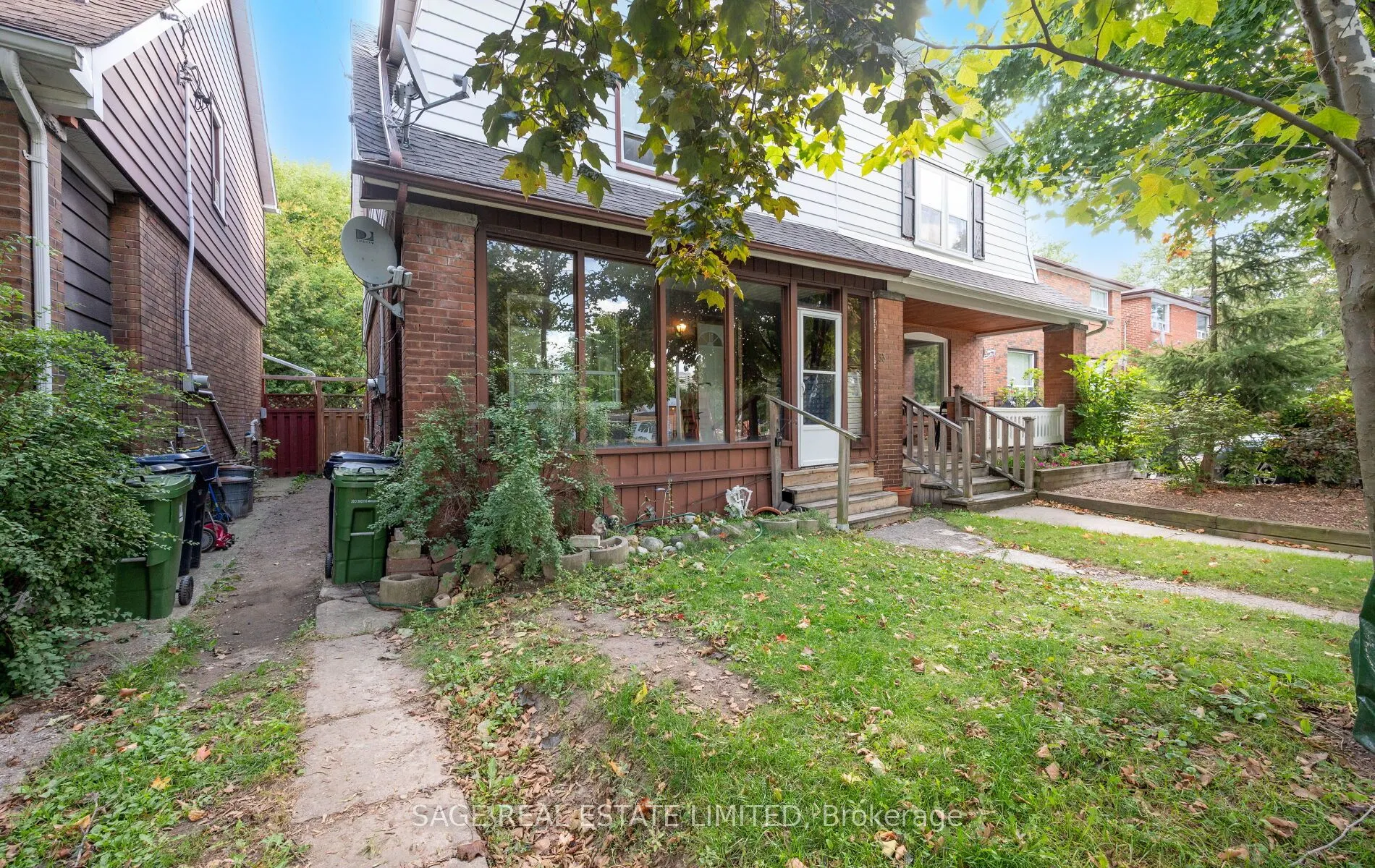 33 Avonlea Boulevard
