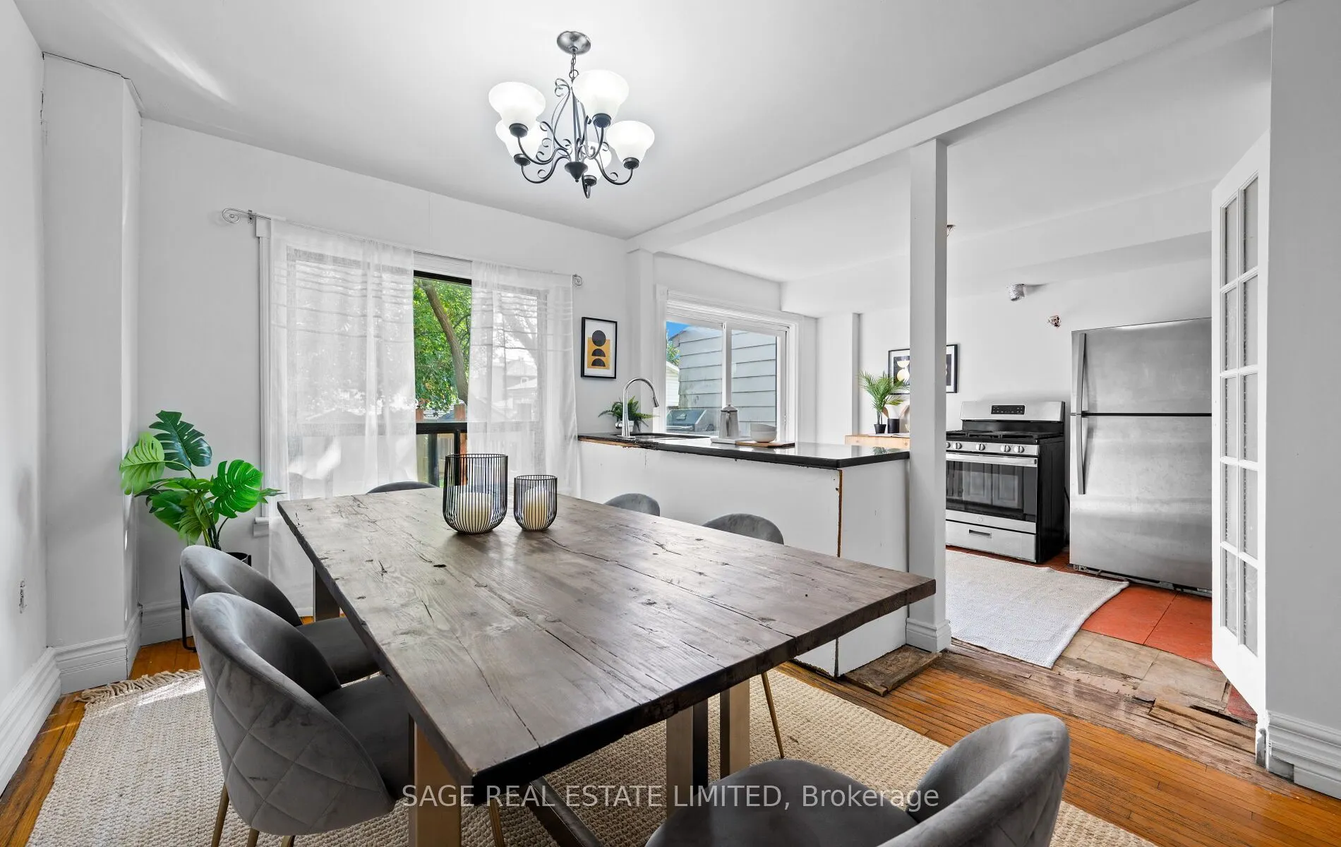 33 Avonlea Boulevard