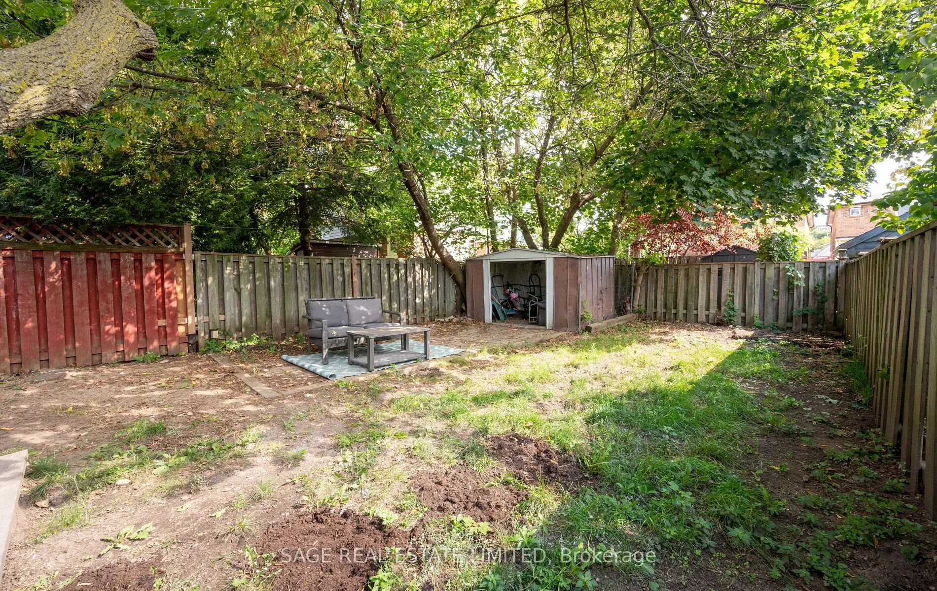 33 Avonlea Boulevard