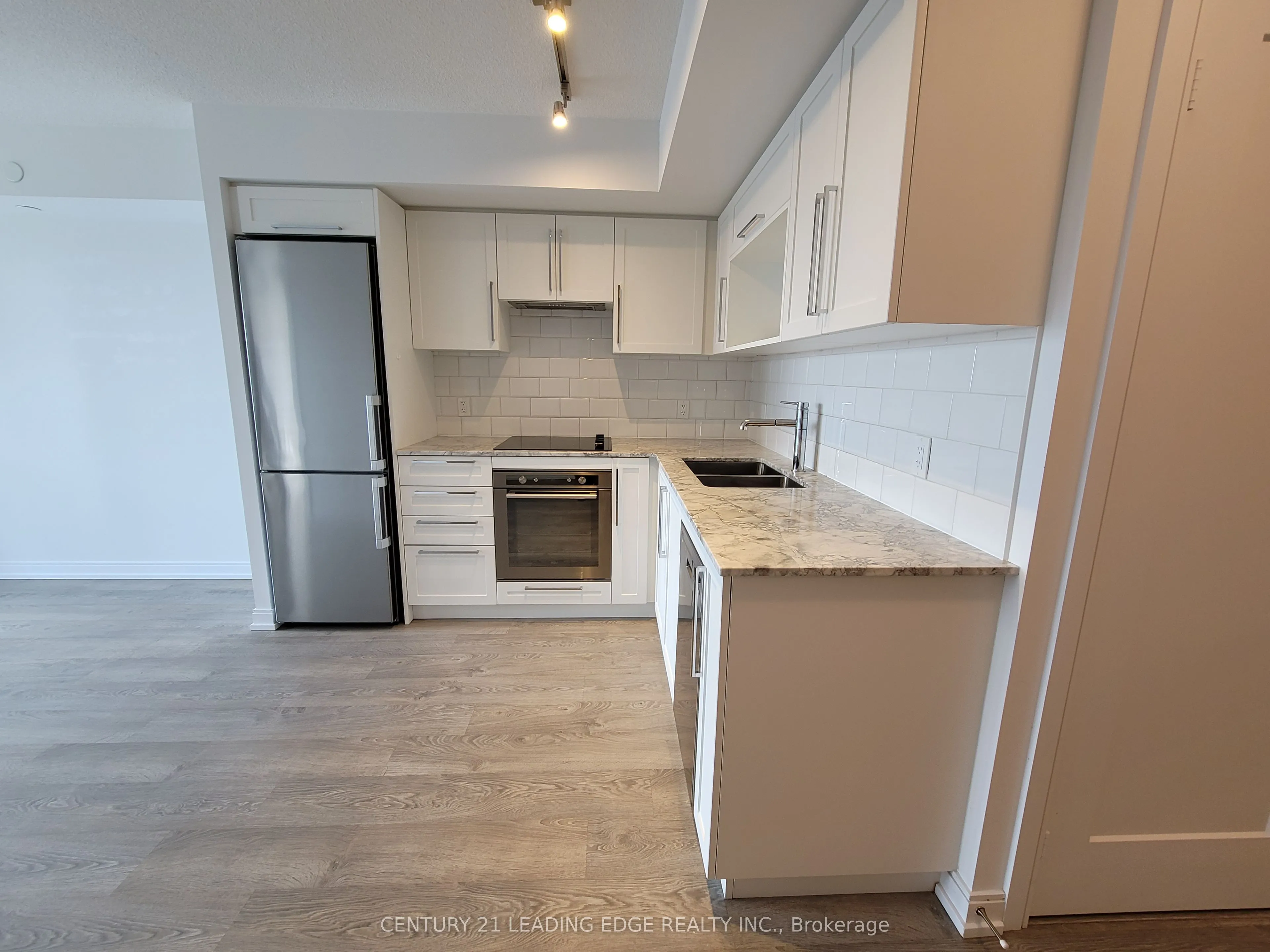 275 Village Green Square, #1525