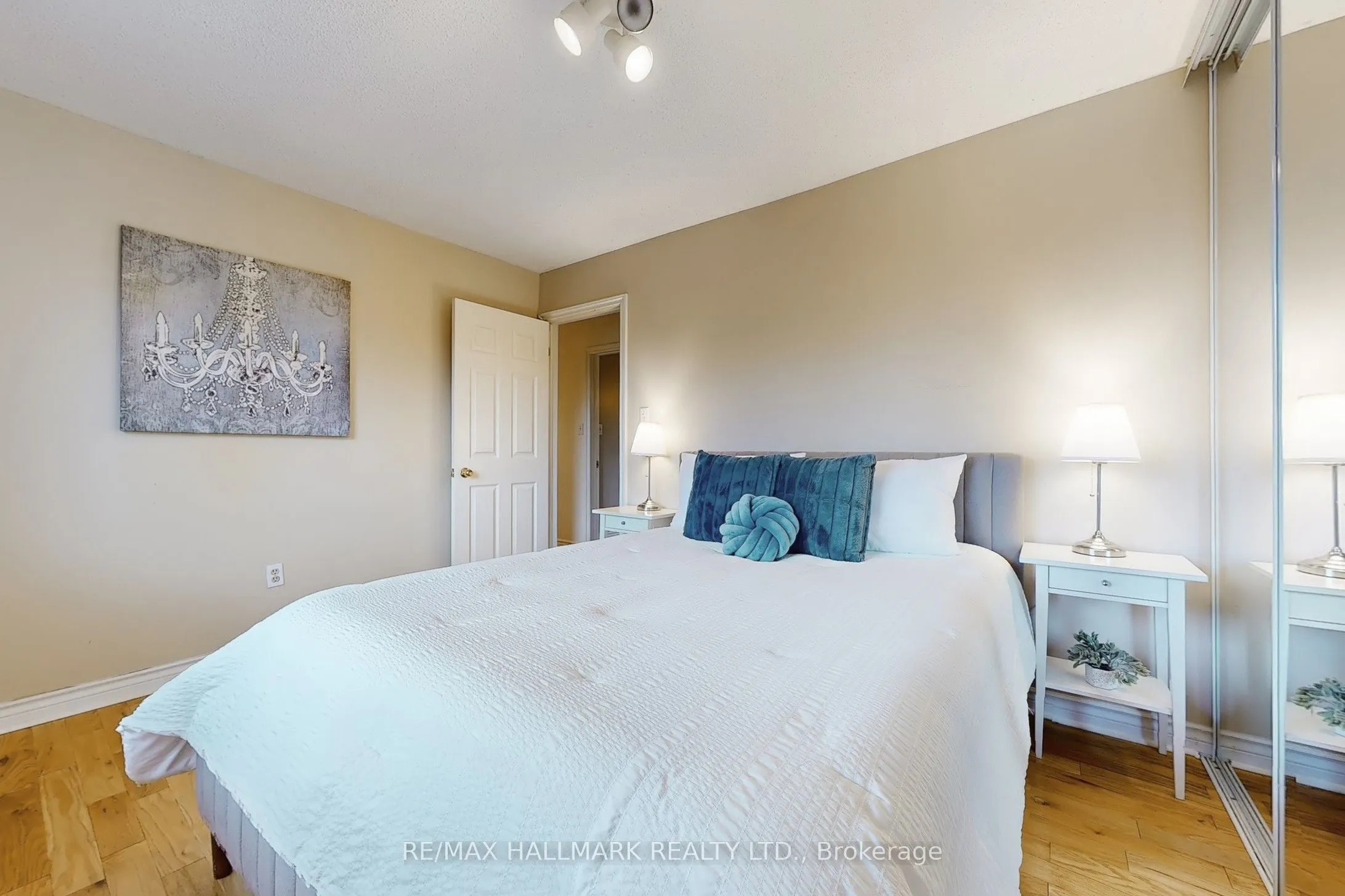 6 Gradwell Drive