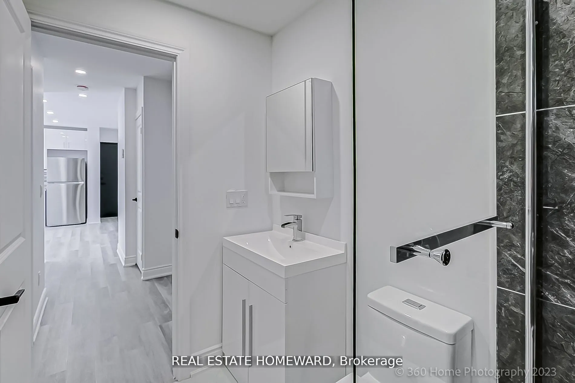 419 Woodbine Avenue, #8