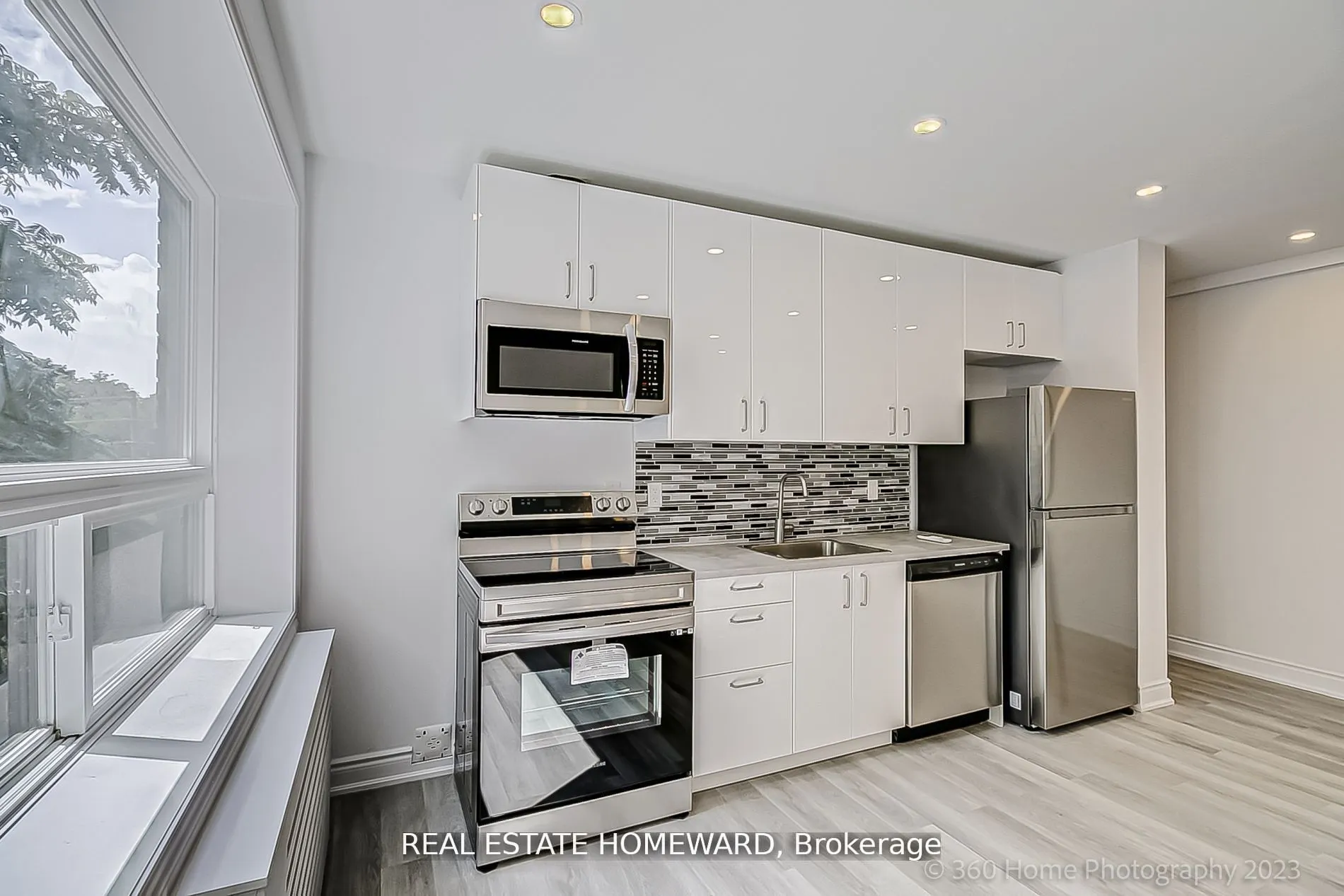 419 Woodbine Avenue, #8