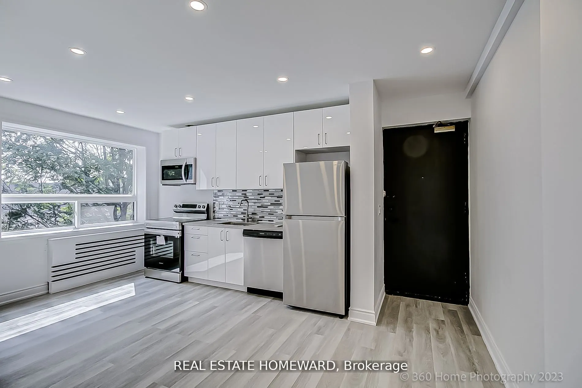 419 Woodbine Avenue, #8
