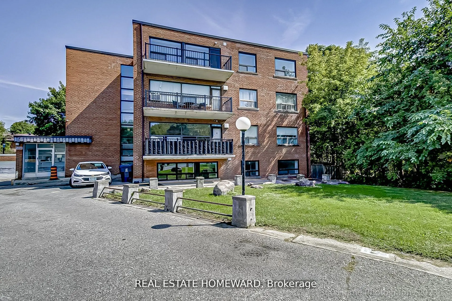 419 Woodbine Avenue, #8