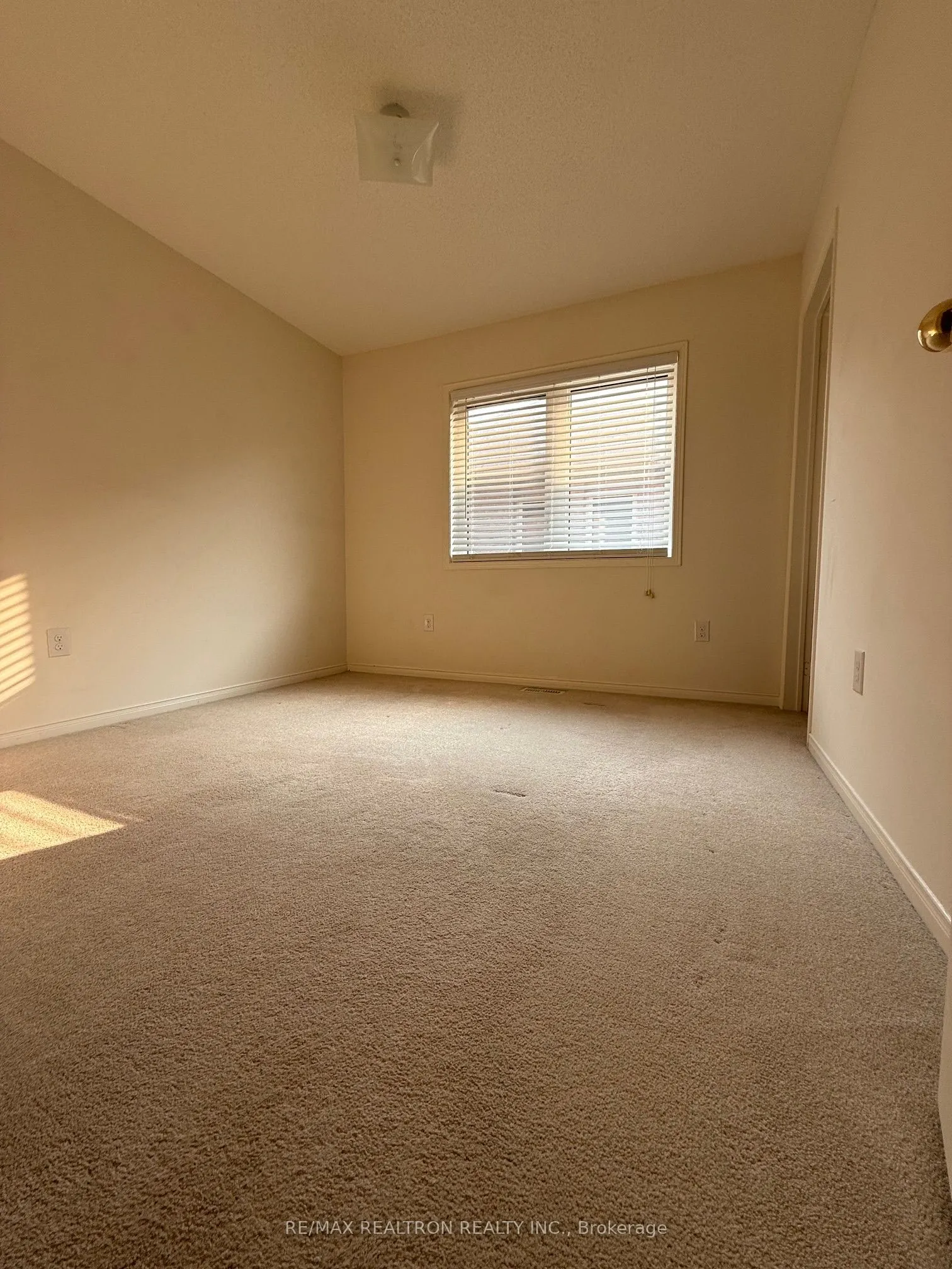 45 Skelton Crescent
