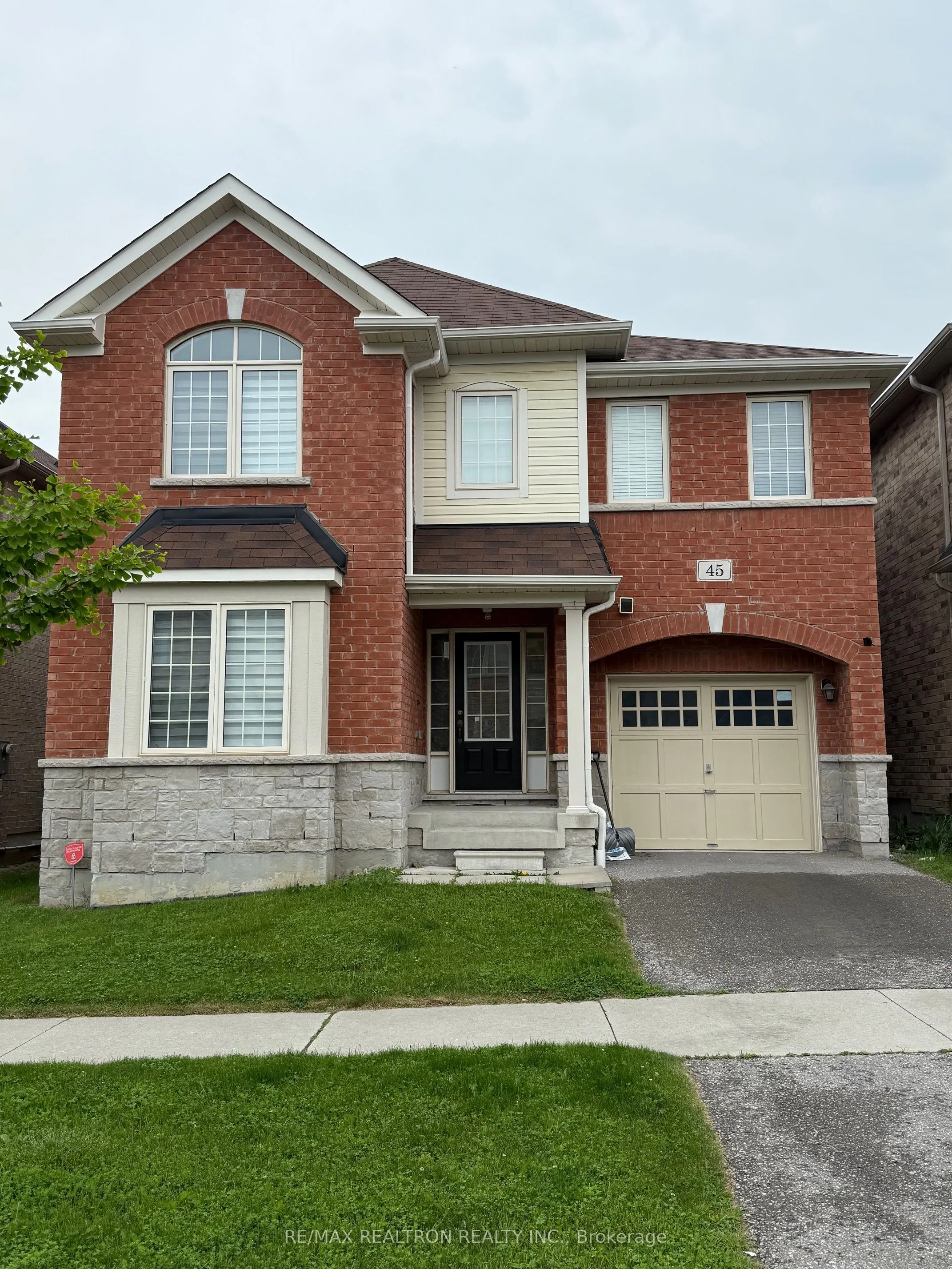 45 Skelton Crescent
